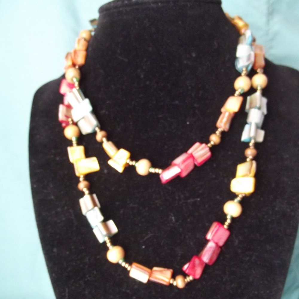 Multi Color Shell Necklace Long Strand - Picture 3 of 9